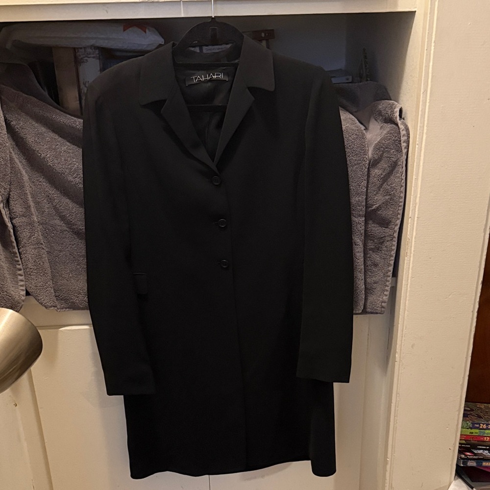 Tahari Women's Classic Long Black Blazer